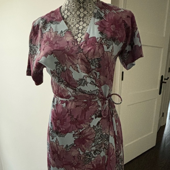 ARITZIA BABATON WALLACE BABY BLUE PURPLE FLORAL WRAP DRESS - Size XS - Picture 4 of 5